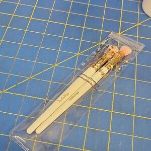 Dadia Slayy Makeup Brush Set of 2 New in Package